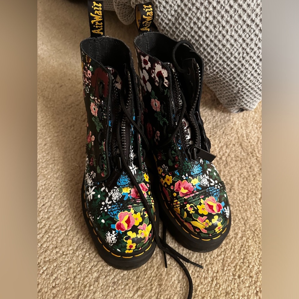 Floral Sinclair Dr. Martens